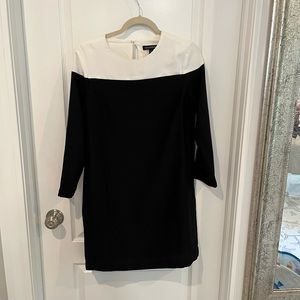 Banana Republic black and white long sleeve shift dress
